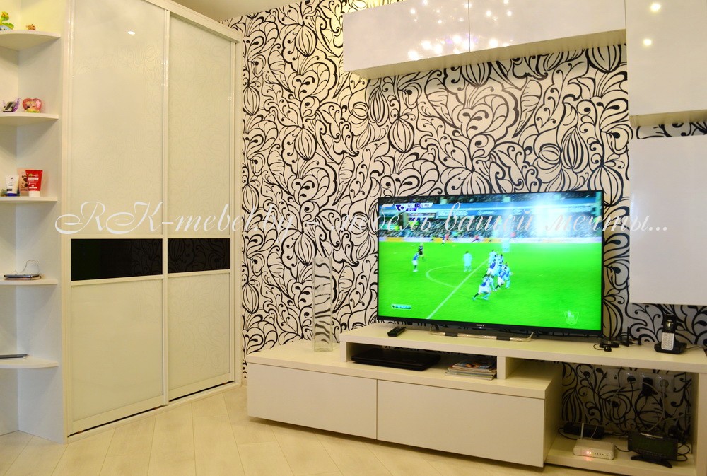 Горка в гостиную фото №1