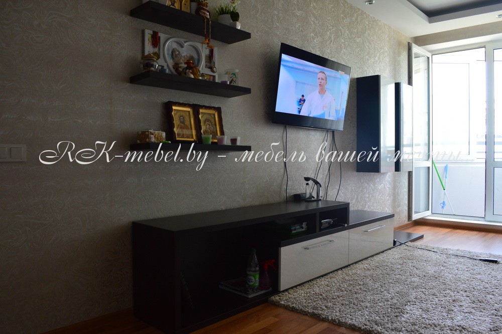 Современная горка в гостиную фото №1