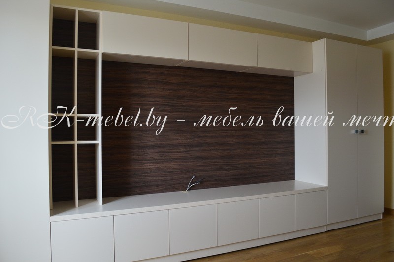 Горка для гостиной фото №1