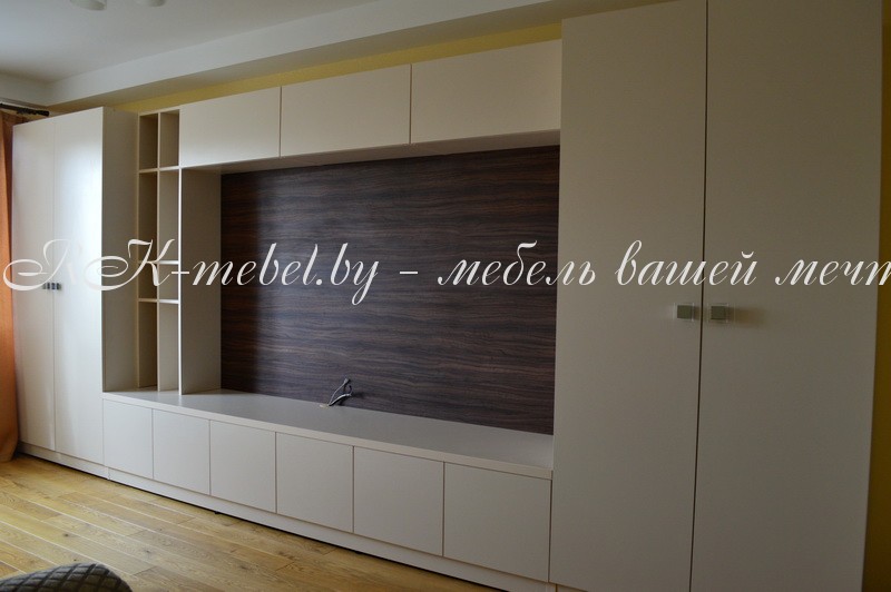 Горка для гостиной фото №2