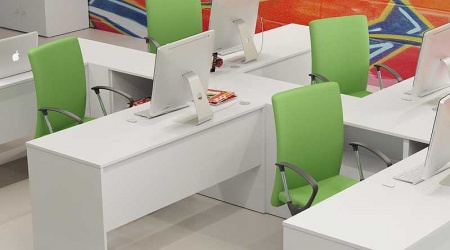 Мебель для персонала белого цвета