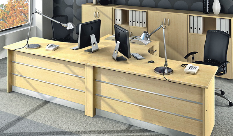 Офисная мебель светлого цвета фото №1