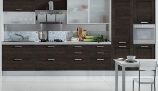 Кухня из массива прямая